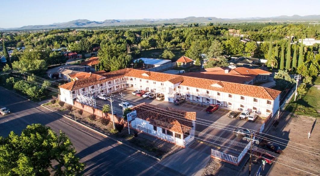 Hotel Dublan Inn Nuevo Casas Grandes Bagian luar foto